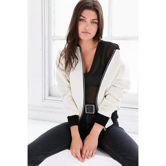 ♥ 676 ♥ (M) OUT FROM UNDER Black Short Sleeve Sheer Bodysuit - Picture 6 of 6